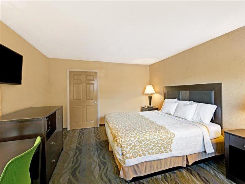 Days Inn By Wyndham Cherokee Near Casino Экстерьер фото