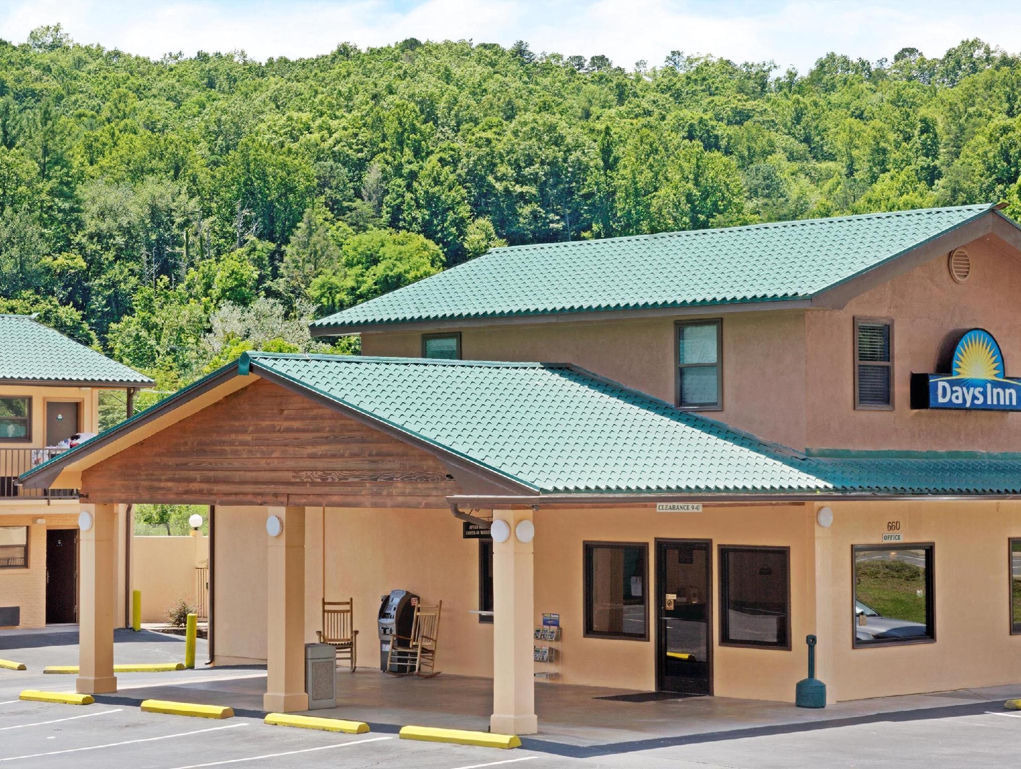 Days Inn By Wyndham Cherokee Near Casino Экстерьер фото